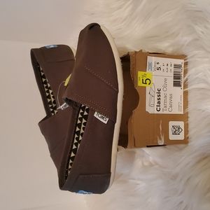 Toms Classic Tarmac Olive Woman's size 5.5.